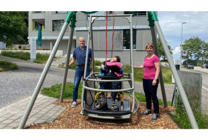 Wi(e)der Freude mit Rollstuhl-Schaukel von GTSM: Haus Morgenstern in Widen (AG)