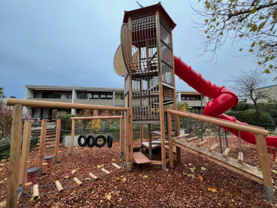 Neue Kinder-Spielanlage und Slackline von Playparc für Rheinfelder Augarten