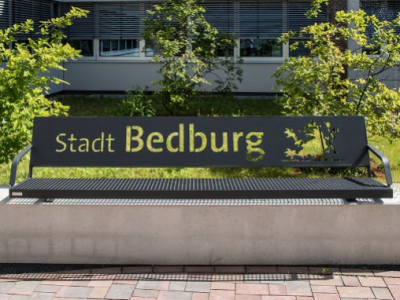 Stahlmöbel mit gelasertem Stadt-Wappen in Bedburg DE