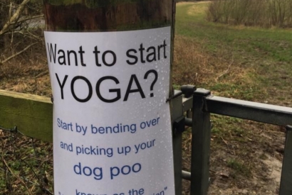 Sachets à crottes de chiens - équipement de yoga?