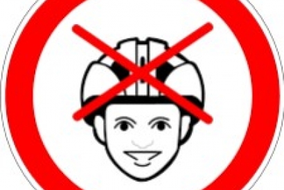 Auf dem Spielplatz kann der Velo-Helm sehr gefährlich werden