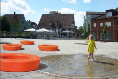 Sitzmöbel Loop für den Marktplatz in Steinhagen (NRW-D) erste Wahl